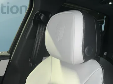 Car image 28