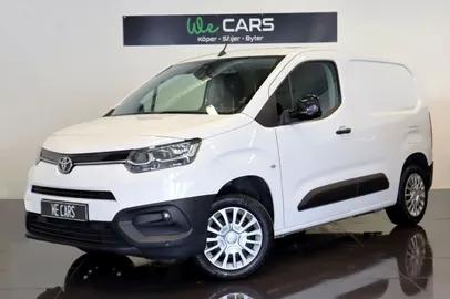Car image 2
