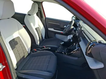 Car image 15