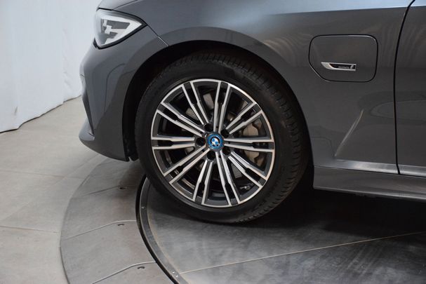 BMW 330 e Touring M Sport xDrive 216 kW image number 21