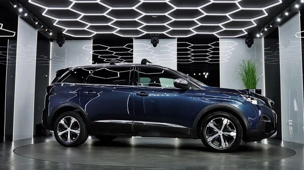 Peugeot 5008 BlueHDi EAT8 GT 133 kW image number 9