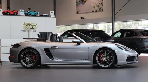 Car image 2