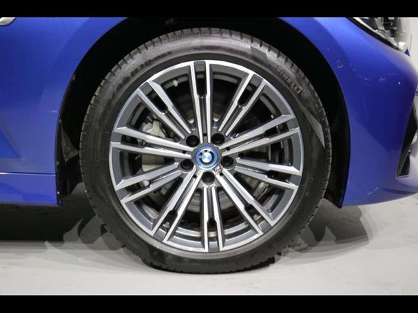 BMW 330 e M Sport 218 kW image number 5