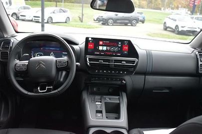 Car image 26