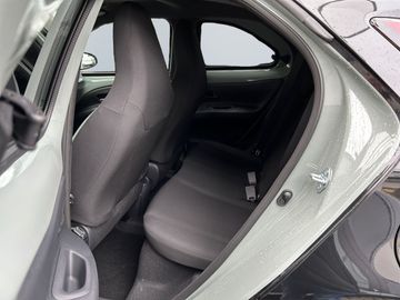 Car image 11