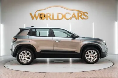 Car image 4
