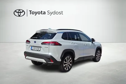 Car image 3