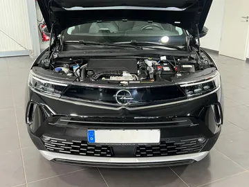 Car image 22
