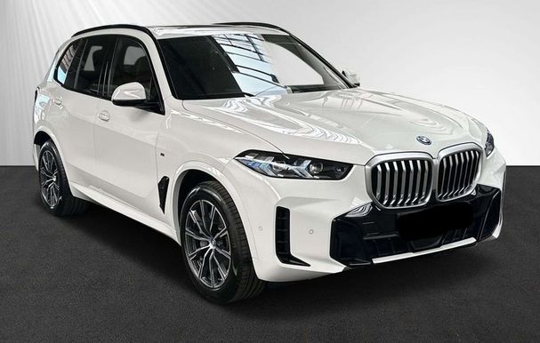 BMW X5 50e xDrive 360 kW image number 1