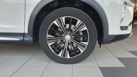 Car image 29
