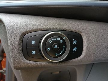 Car image 32