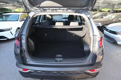 Car image 27