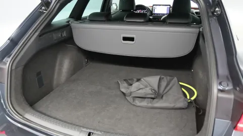 Car image 48