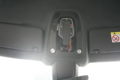 Car image 40