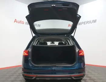 Car image 34