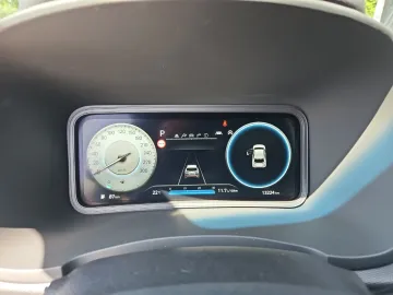 Car image 30