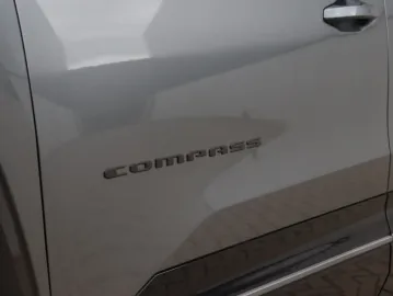 Car image 34