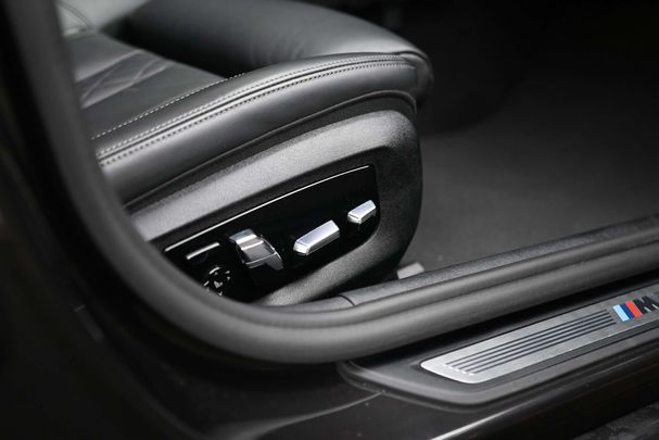 BMW 530 Touring 215 kW image number 33