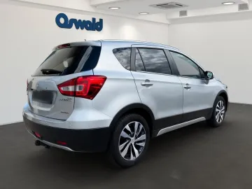 Car image 3