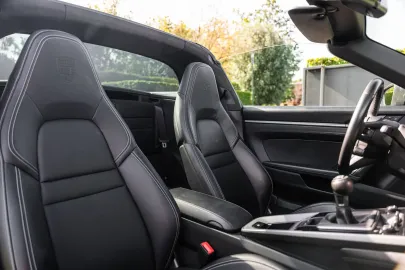 Car image 29