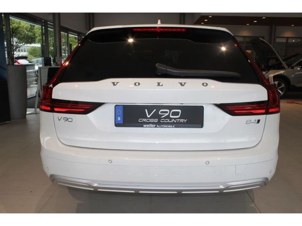 Volvo V90 Cross Country AWD B4 145 kW image number 4