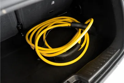 Car image 32