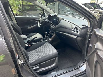 Car image 16