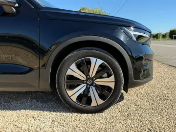 Car image 24