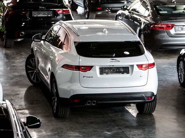 Jaguar E-Pace P300e R-Dynamic S 227 kW image number 34