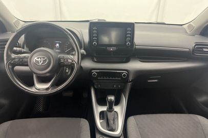 Car image 14