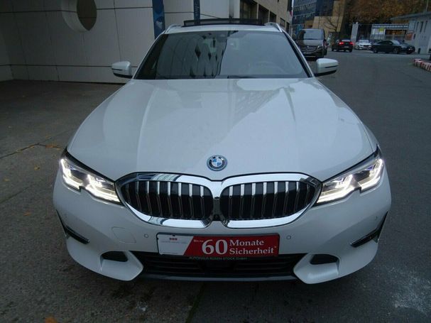 BMW 330 Touring e Luxury Line 215 kW image number 11