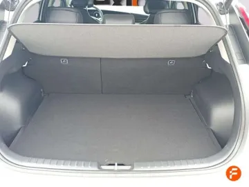 Car image 40