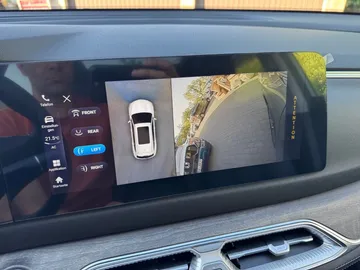 Car image 30
