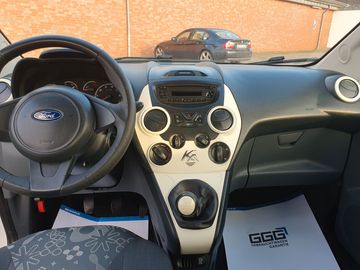 Car image 12