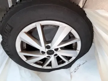 Car image 27