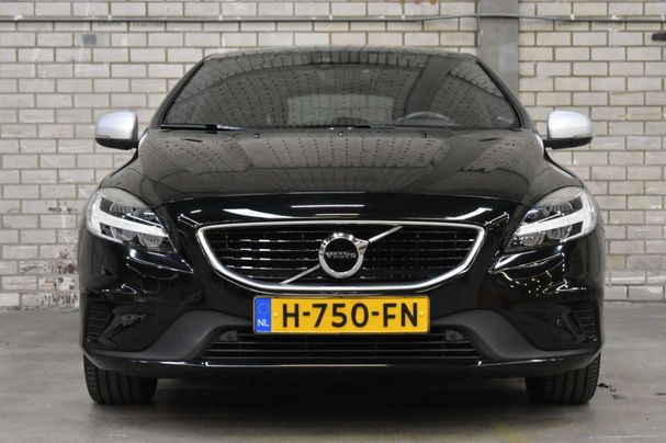 Volvo V40 T3 112 kW image number 2