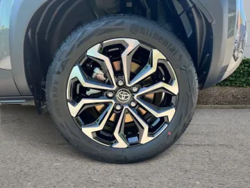 Car image 28
