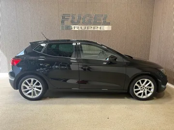 Car image 24