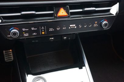 Car image 24