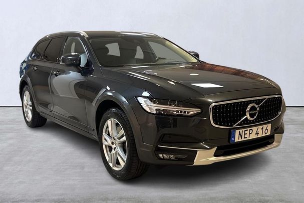 Volvo V90 Cross Country D4 AWD Pro 141 kW image number 3