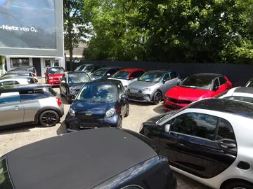 Car image 20