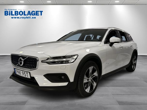 Volvo V60 Cross Country B4 Diesel AWD 146 kW image number 1