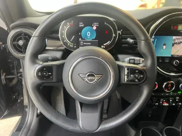 Car image 36