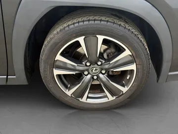 Car image 27