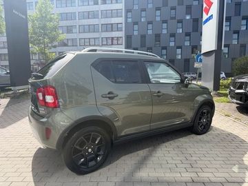 Car image 4