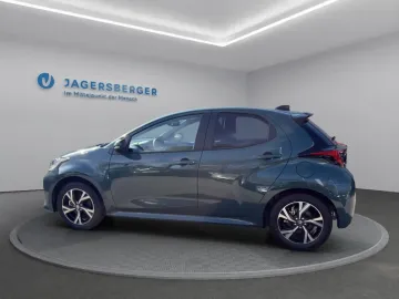Car image 4