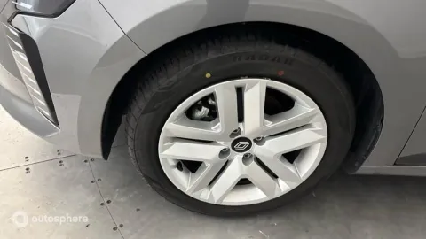 Car image 20