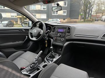 Car image 11