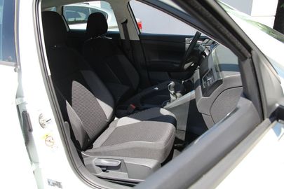 Car image 26