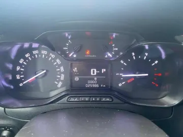 Car image 33